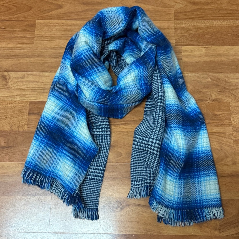 ❤️ GAP Fringe Plaid Oversized Scarf Blanket NWOT